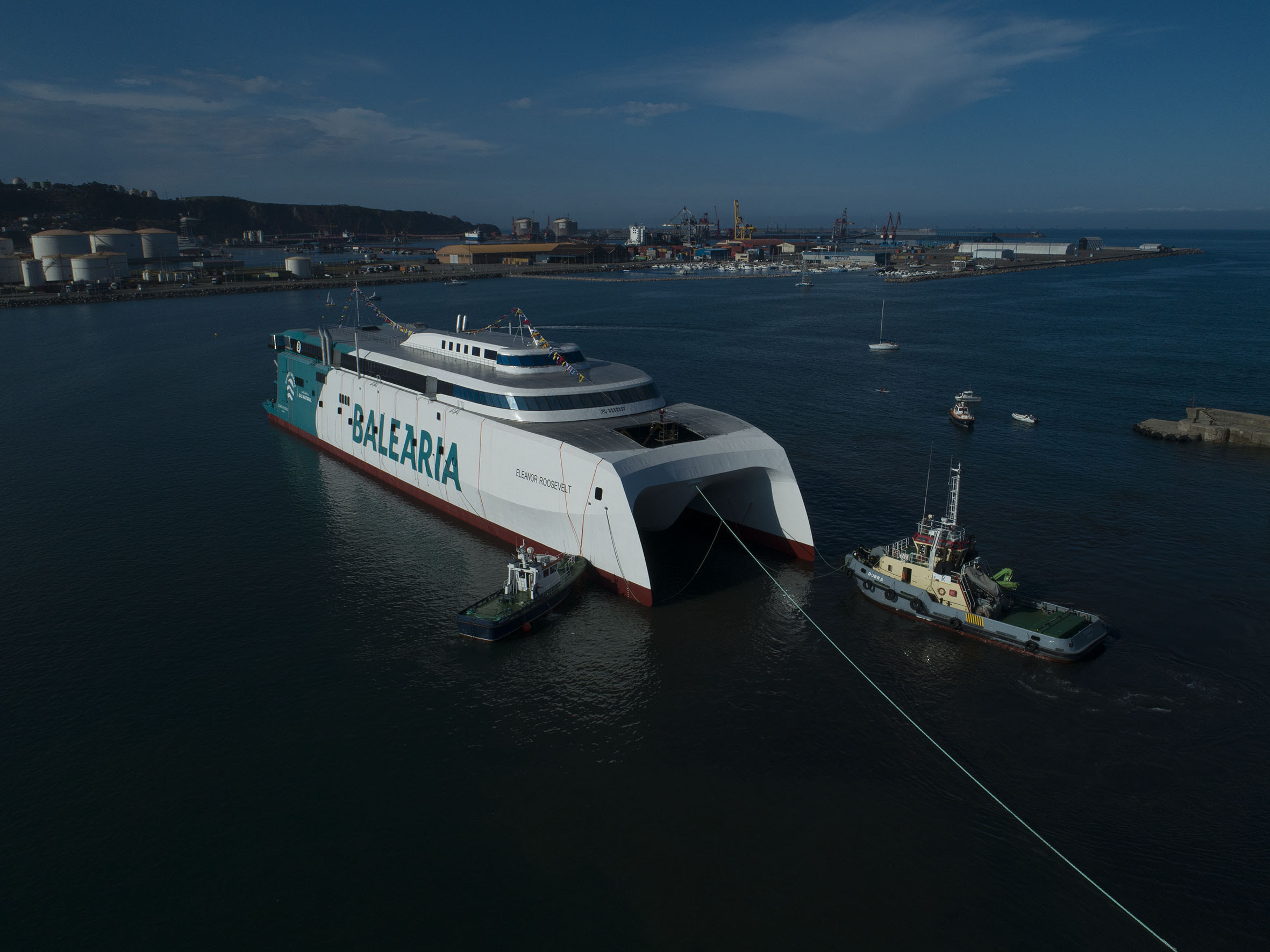 Baleària bota un innovador ‘fast ferry’, que será el primero del mundo con motores a gas natural