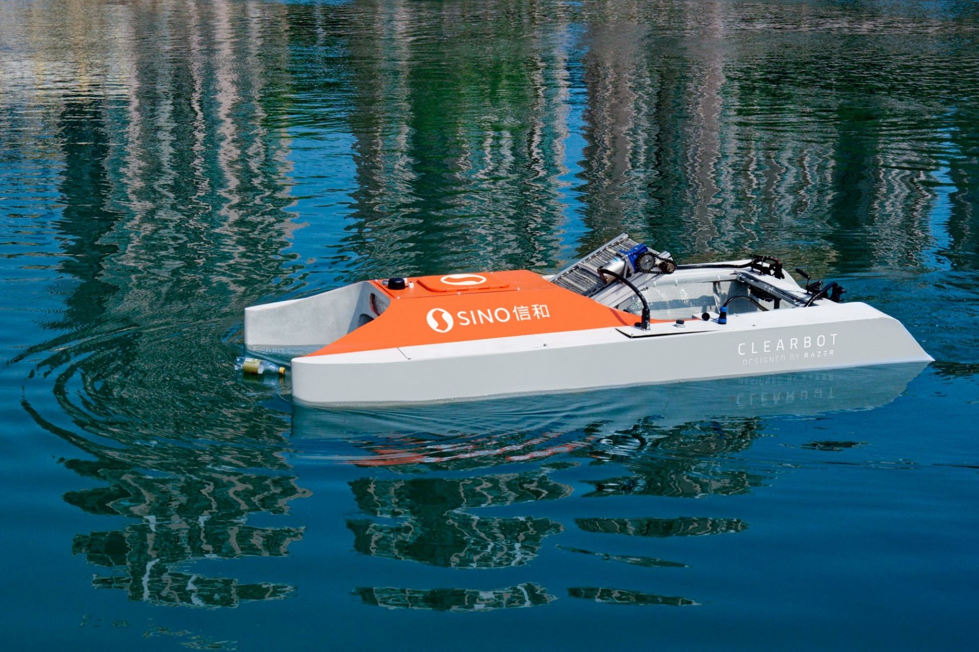 Clearbot, el dron acuático gobernado por Inteligencia Artificial que recoge una tonelada de plástico diaria