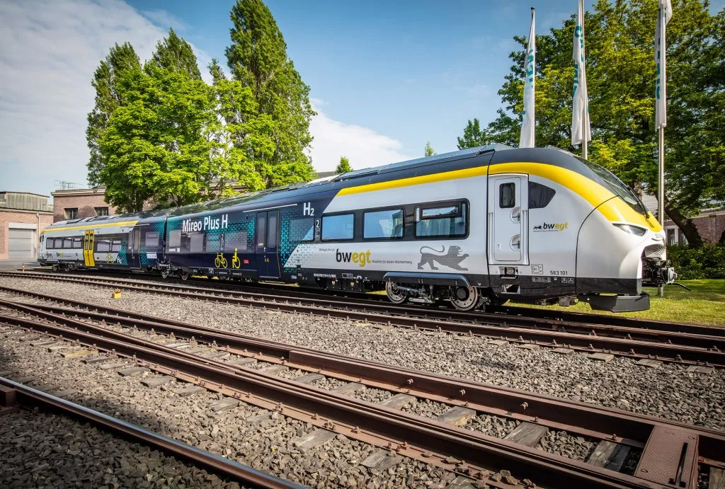 Siemens y Deutsche Bahn realizan el primer recorrido en pruebas de su tren de hidrógeno y testan su sistema de reabastecimiento móvil