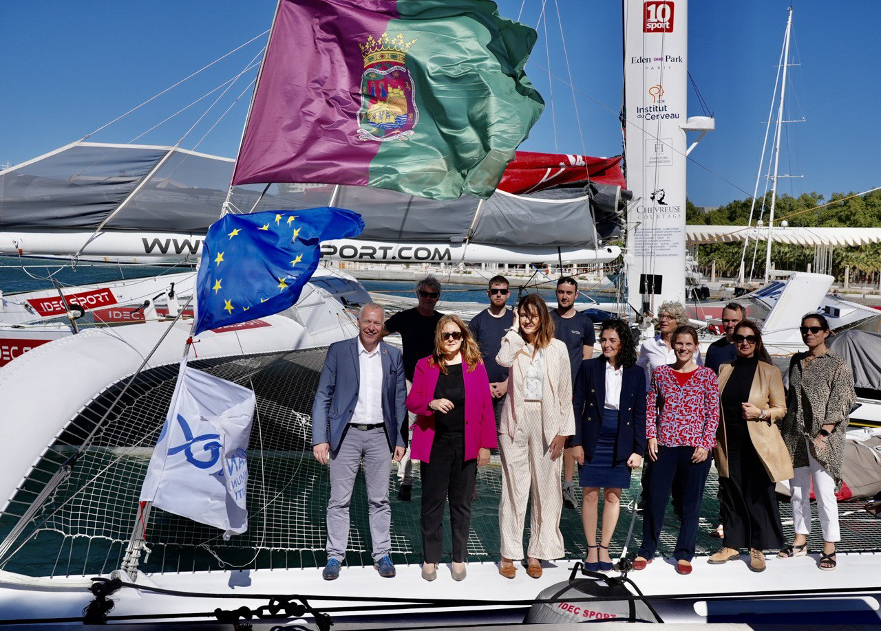 Cinco proyectos sostenibles españoles navegan en catamarán hacia el Parlamento Europeo