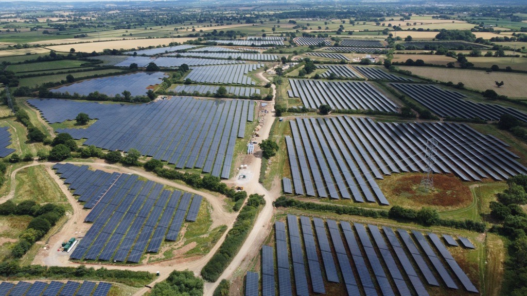 GRS energiza la primera planta fotovoltaica conectada a la red nacional de transmisión en Reino Unido